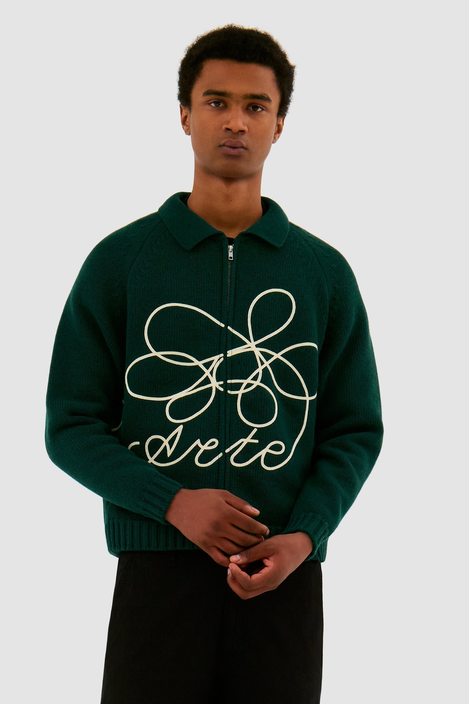 Pull en maille avec logo fleuri